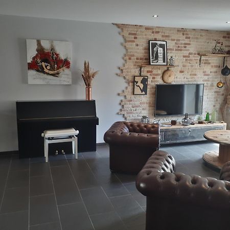 Maison De Village Avec Sa Charmante Petite Cour Interieure Fleury  Bagian luar foto